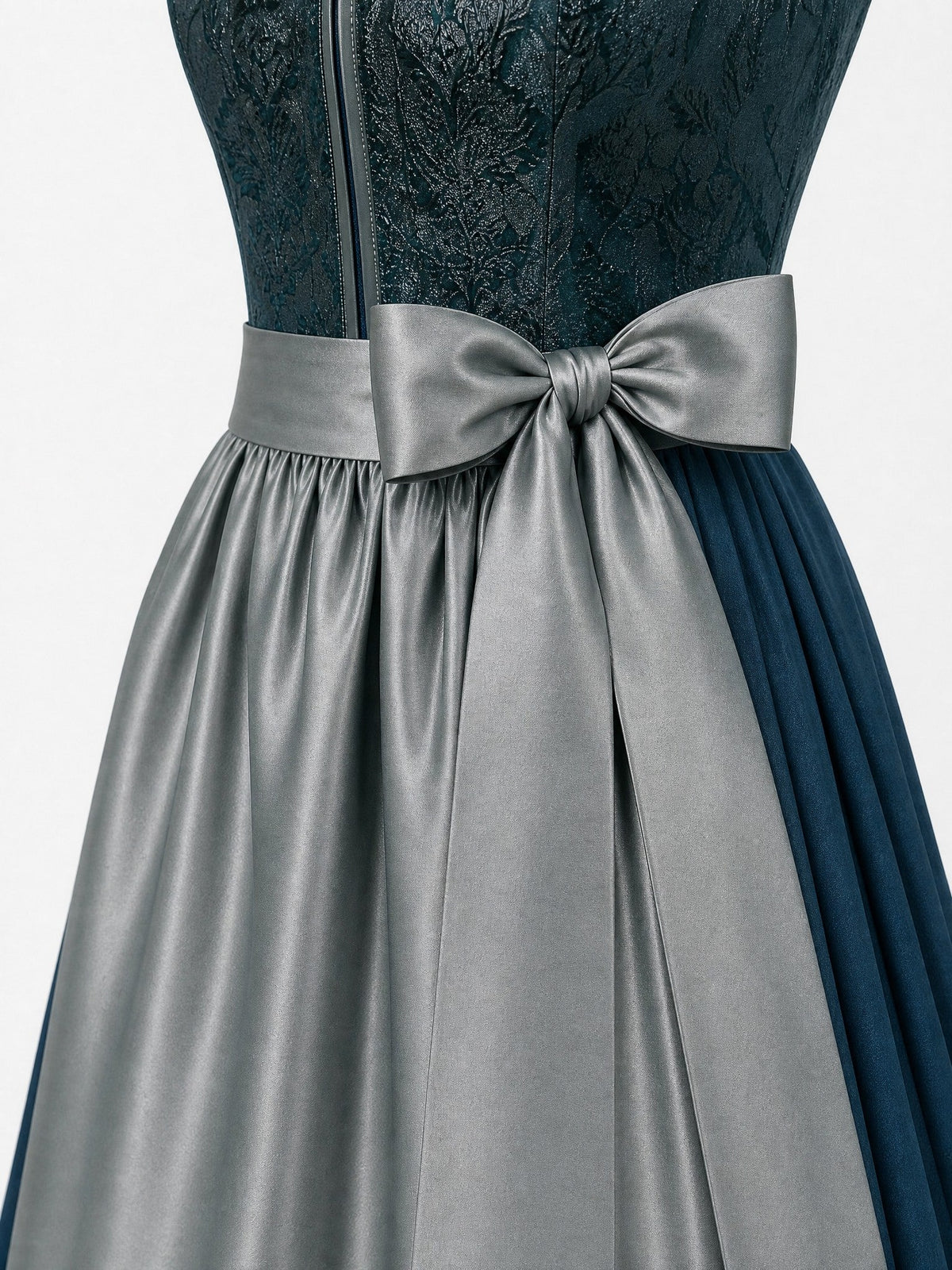 Dirndl Emma in Rauchpetrol mit Pewtergrau Schürze - Detailansicht Taille und Schleife