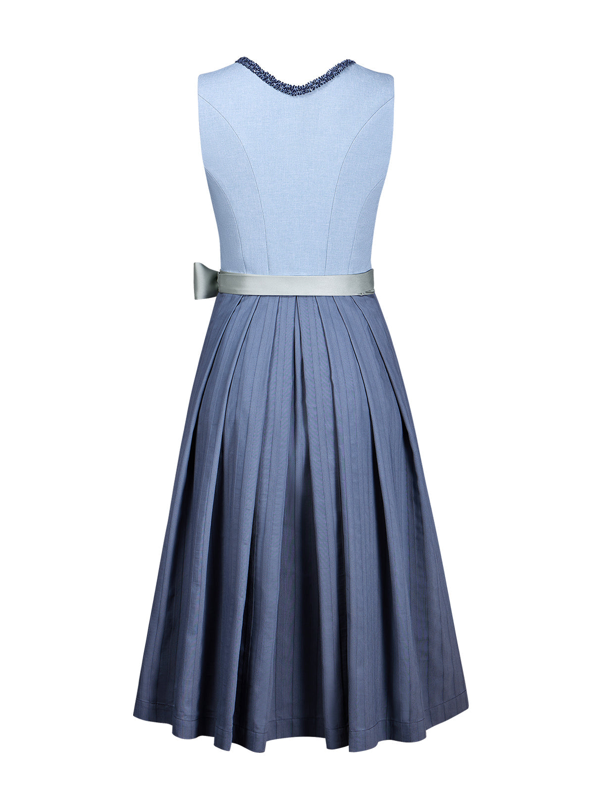 Dirndl Mandl im traditionellen Trachtenstil in Blau