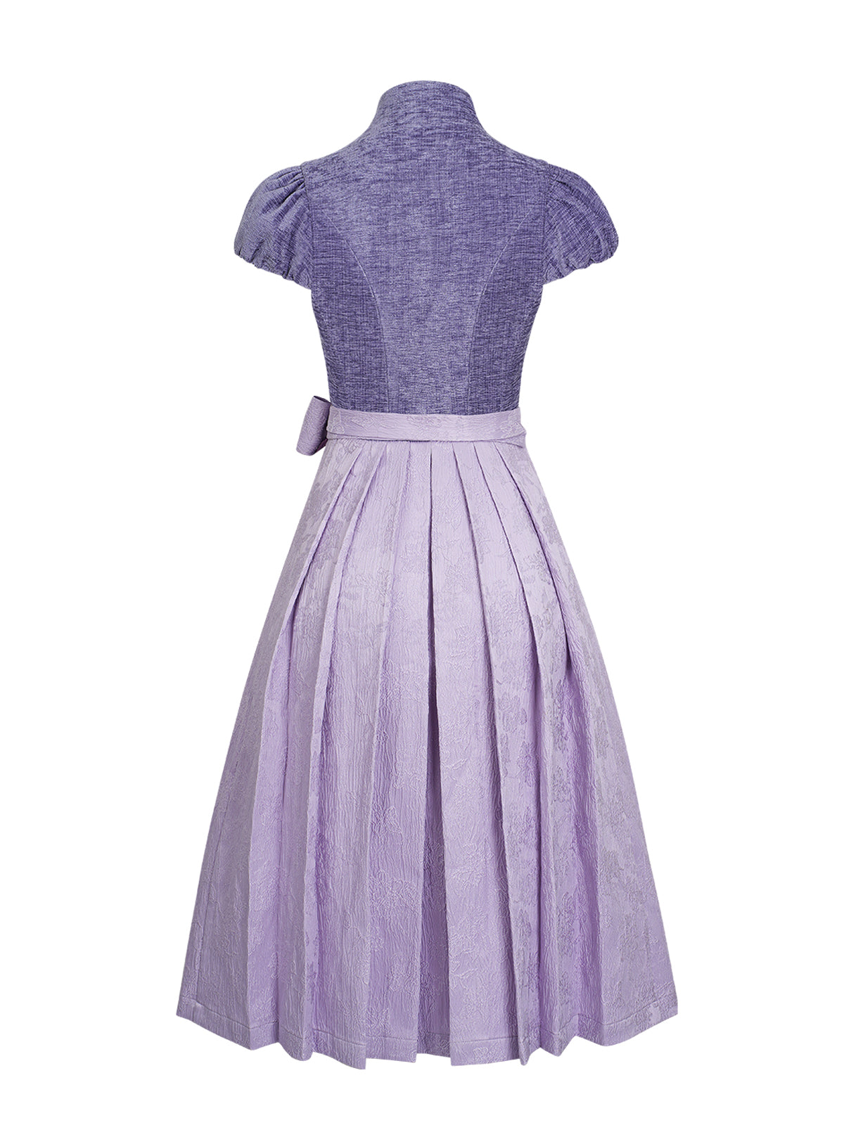 Trachtenkleid Ginny mit elegantem Design in Lila