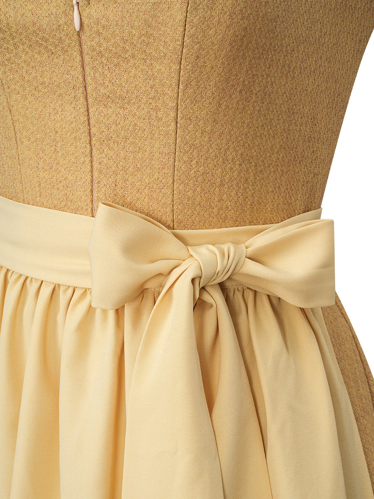 Dirndl Camille In Yellow im traditionellen Trachtenstil