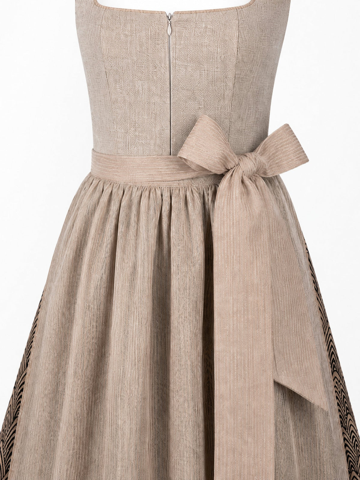 Dirndl Clara in Salbeigrün mit Perlgrau Schürze - Detailansicht Taille und Schleife