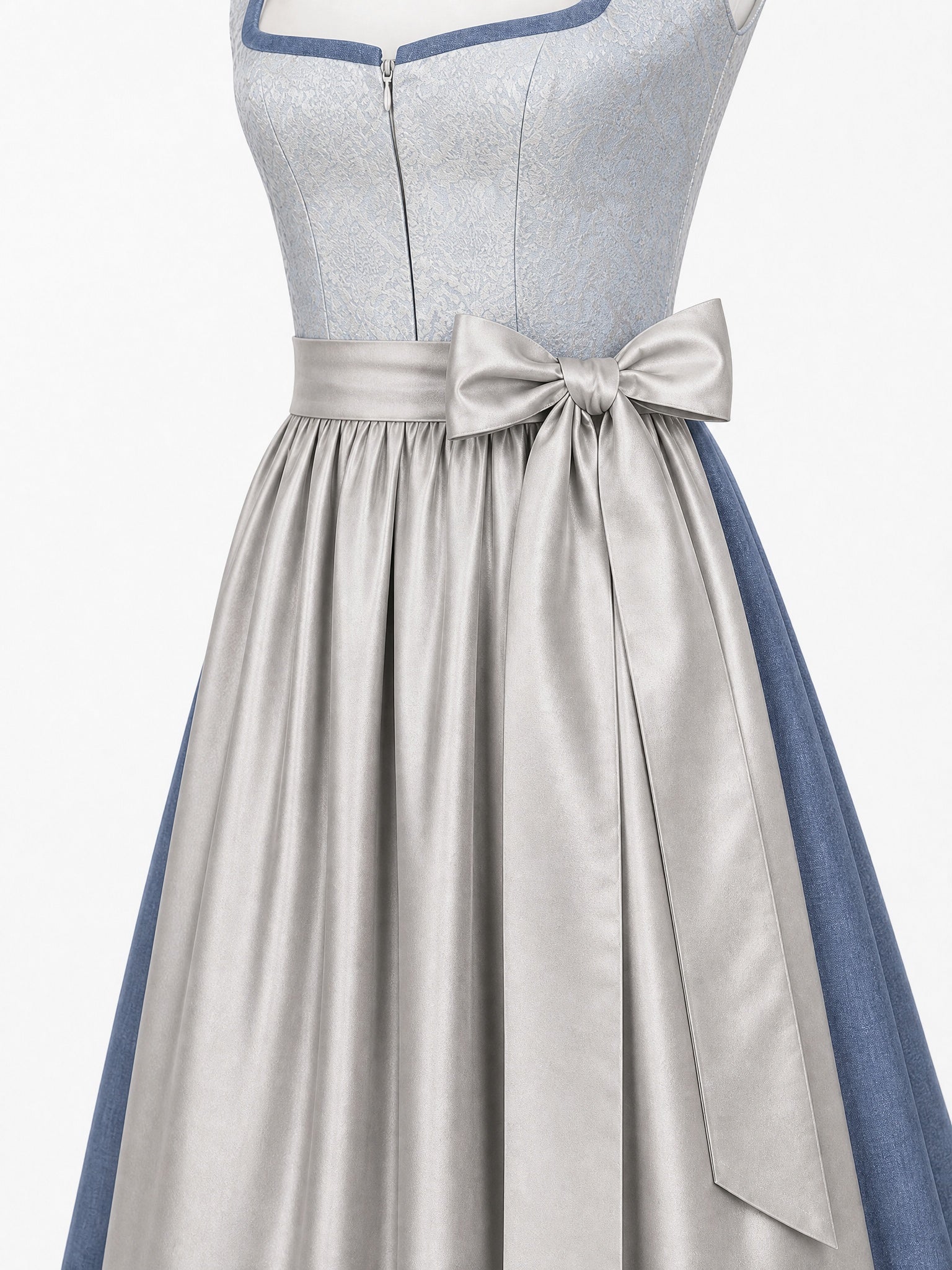 Dirndl Luise in Silberblau mit Perlgrau Schürze - Detailansicht Taille und Schleife