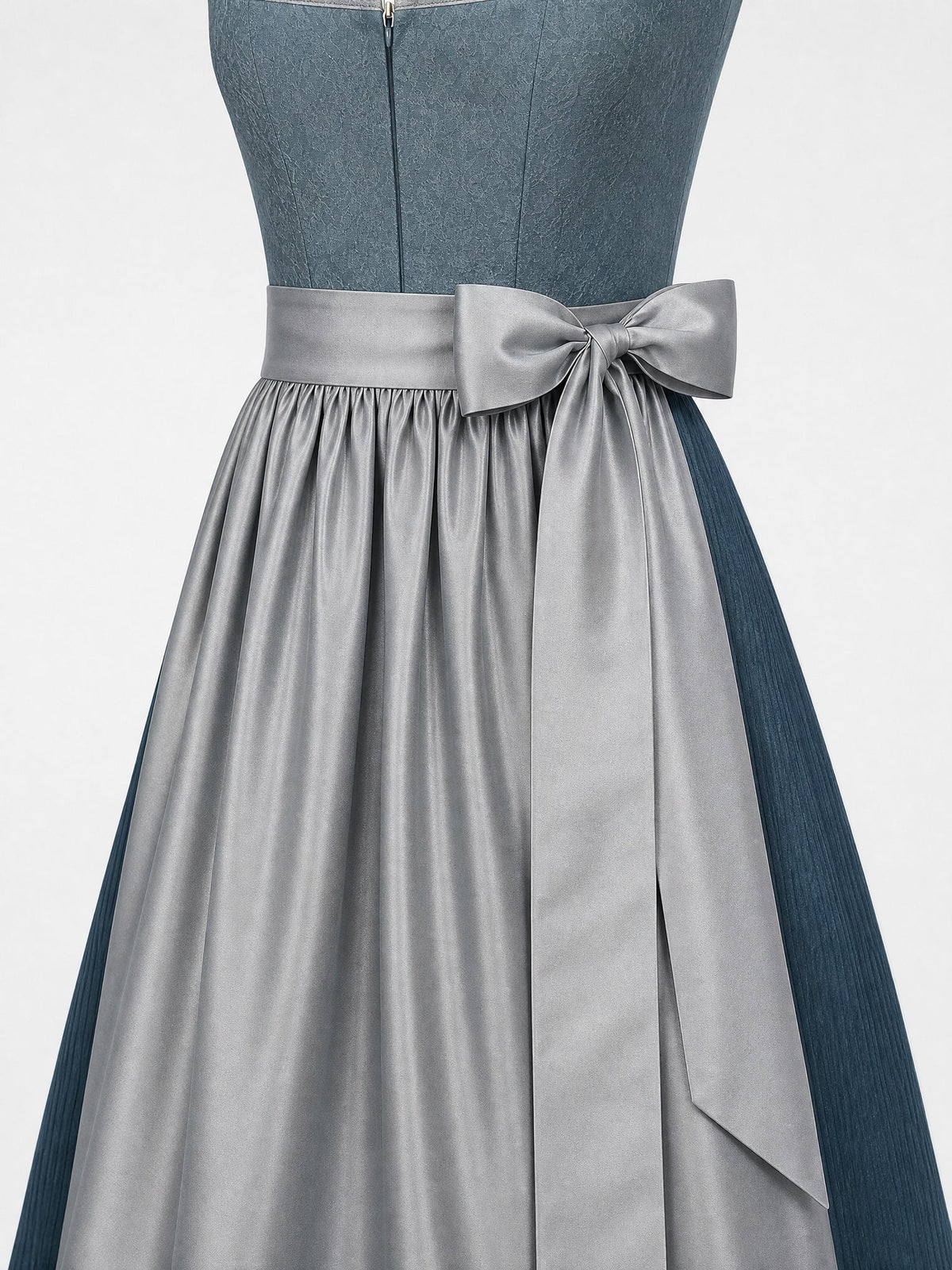 Dirndl Sophia in Rauchpetrol mit Pewtergrau Schürze - Detailansicht Taille und Schleife